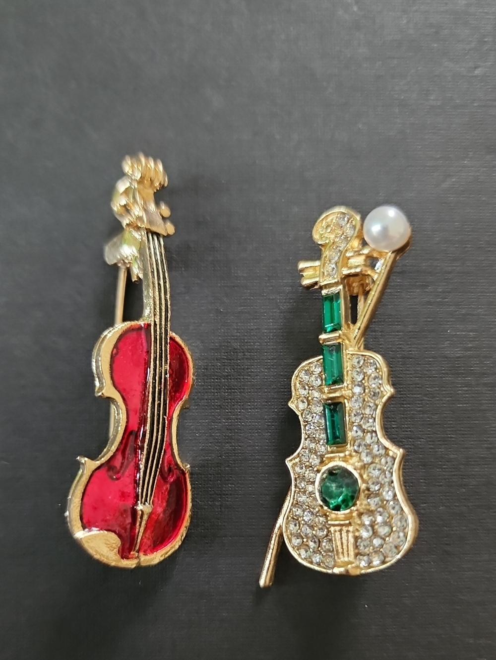 Gold Tone Violin Brooch Pin Set Red Enamel Crystal Faux Pearl OS